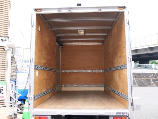 Mitsubishi Fuso CANTER 9