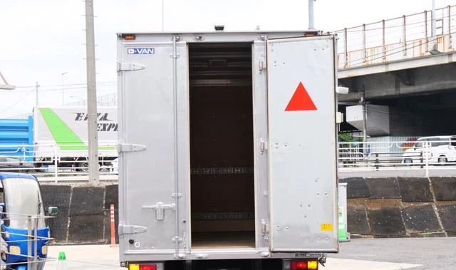 Mitsubishi Fuso CANTER 7