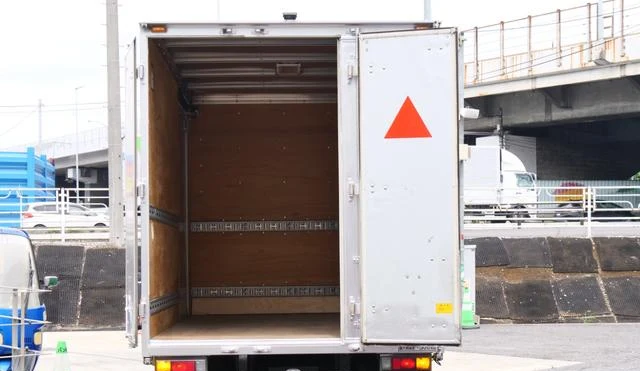 Mitsubishi Fuso CANTER 8