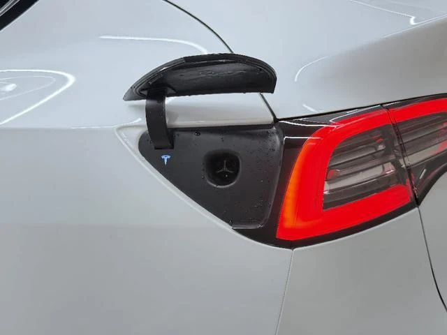 Tesla MODEL 67