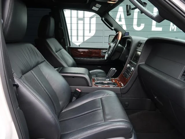 Lincoln NAVIGATOR 32