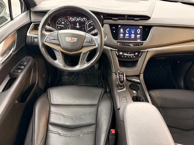 Cadillac XT5 9