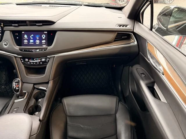 Cadillac XT5 11