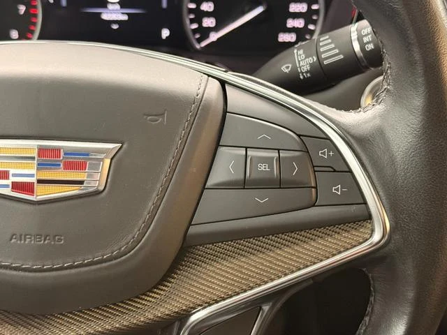 Cadillac XT5 13