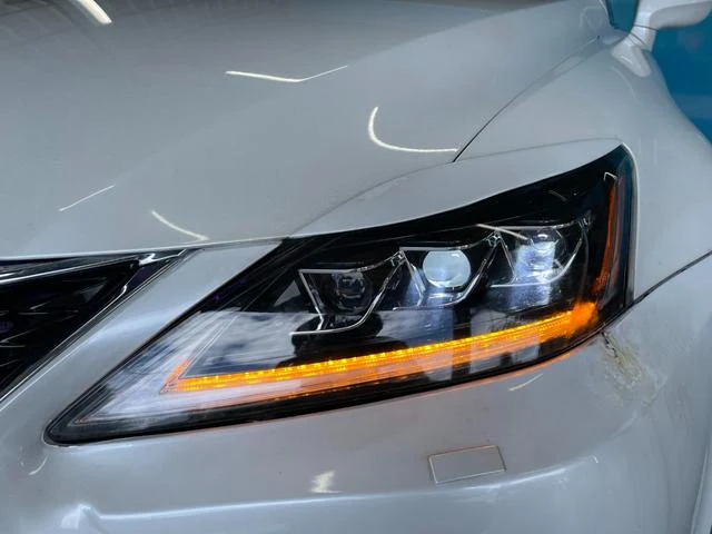 Lexus IS 24