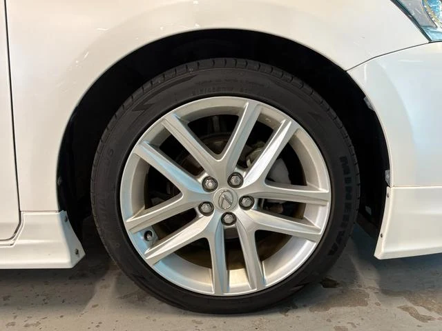 Lexus CT 33