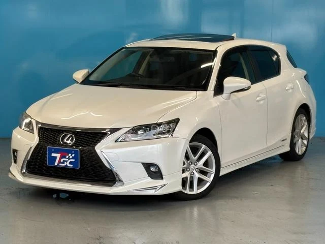 Lexus CT 13