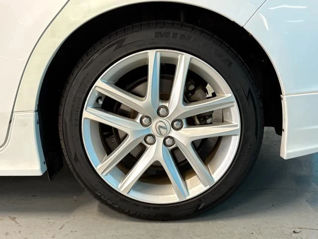 Lexus CT 32
