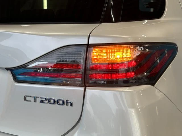 Lexus CT 38