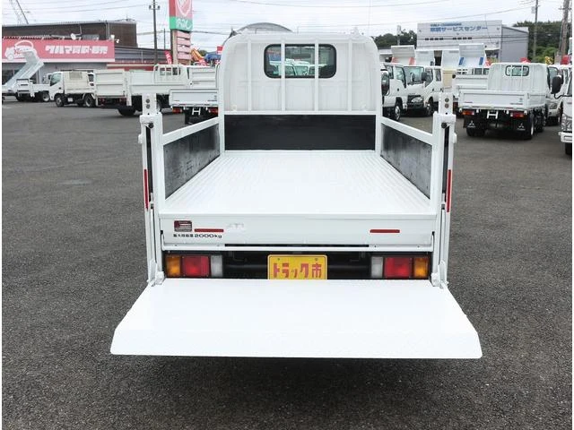 Isuzu ELF 26