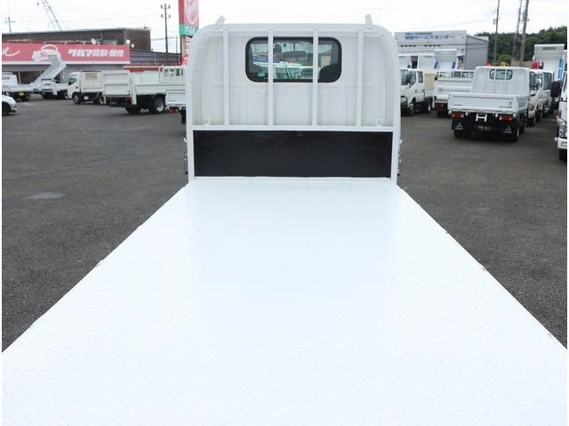 Isuzu ELF 32