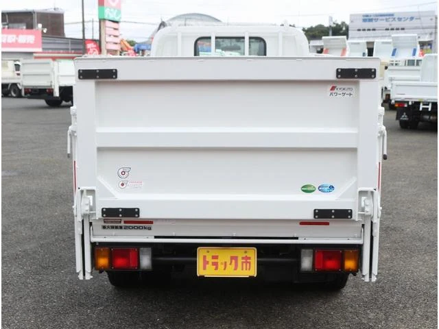 Isuzu ELF 22