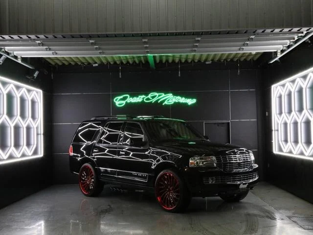 Lincoln NAVIGATOR
