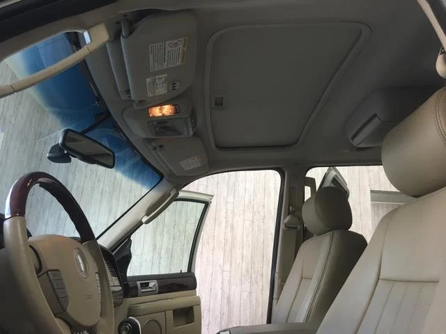 Lincoln NAVIGATOR 23