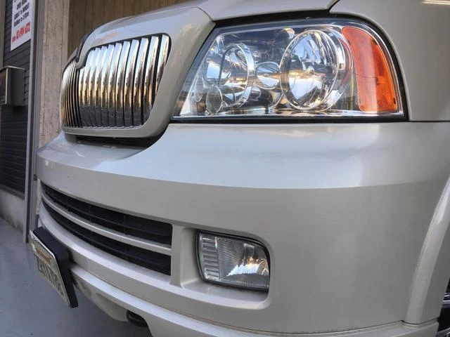 Lincoln NAVIGATOR 56