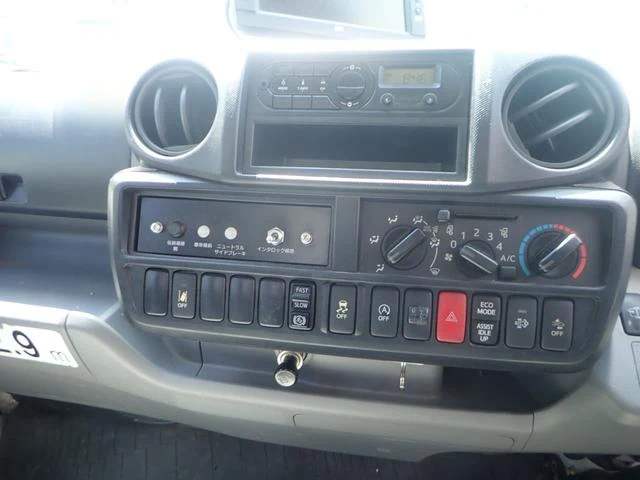Hino DUTRO 19
