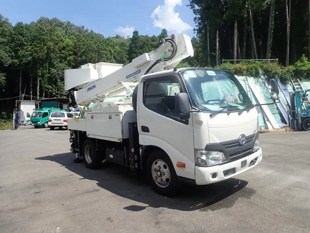 Hino DUTRO 6