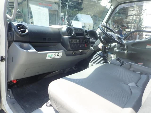 Hino DUTRO 48
