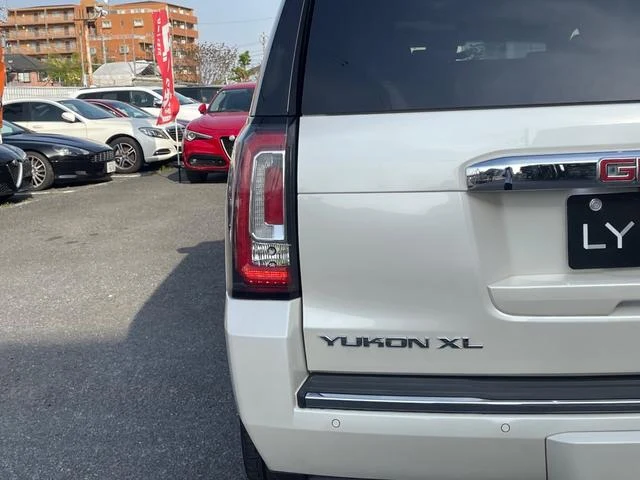 GMC YUKON 32