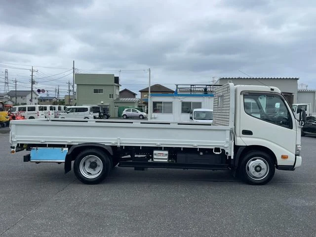 Hino DUTRO 3