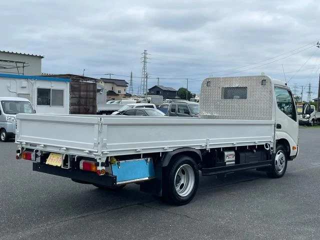 Hino DUTRO 4