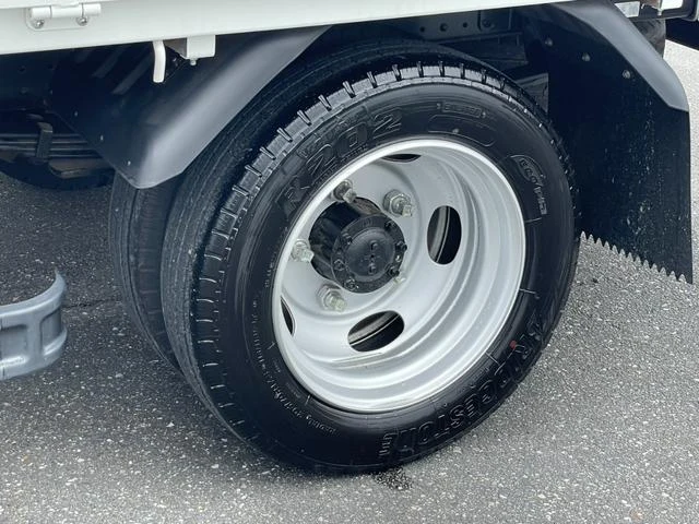 Mitsubishi Fuso CANTER 29