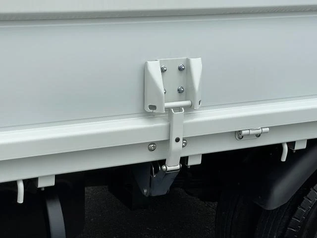 Mitsubishi Fuso CANTER 27