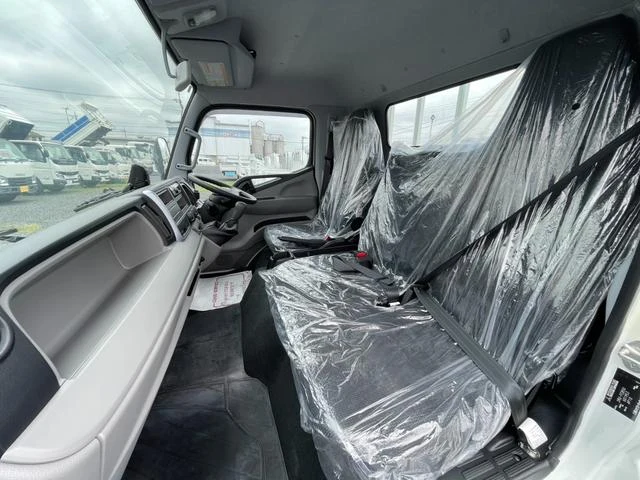 Mitsubishi Fuso CANTER 11