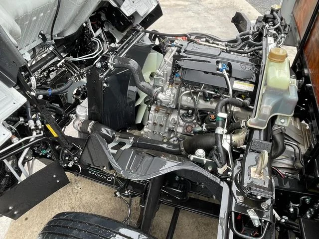 Mitsubishi Fuso CANTER 32