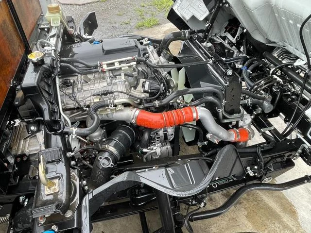 Mitsubishi Fuso CANTER 33