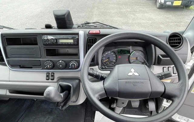 Mitsubishi Fuso CANTER 9