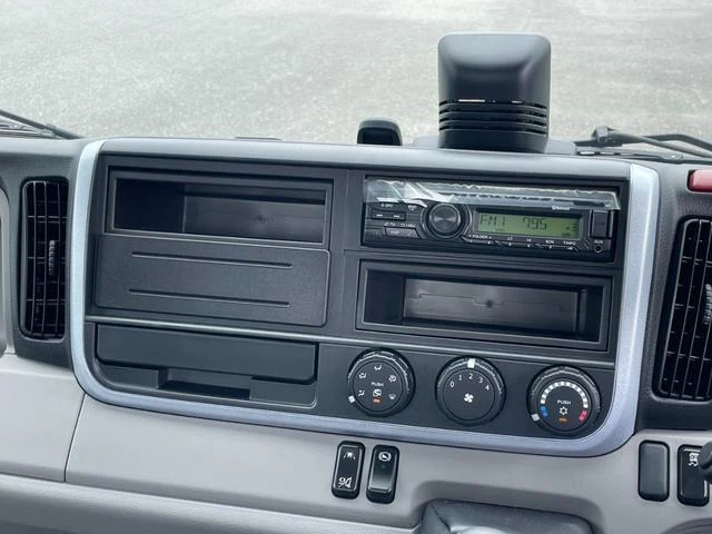 Mitsubishi Fuso CANTER 12
