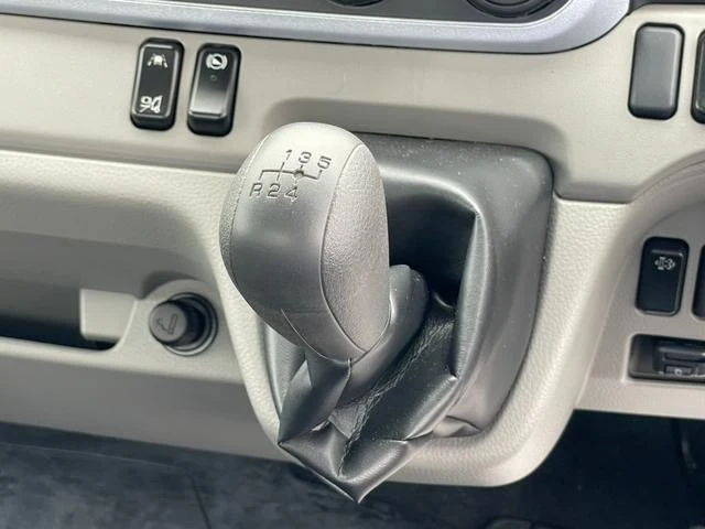Mitsubishi Fuso CANTER 13