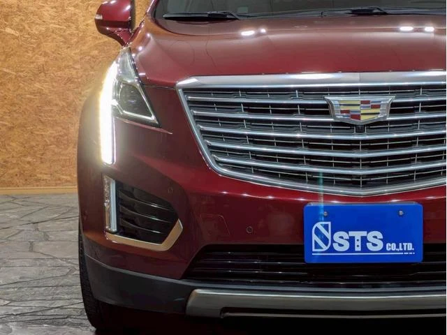 Cadillac XT5 8