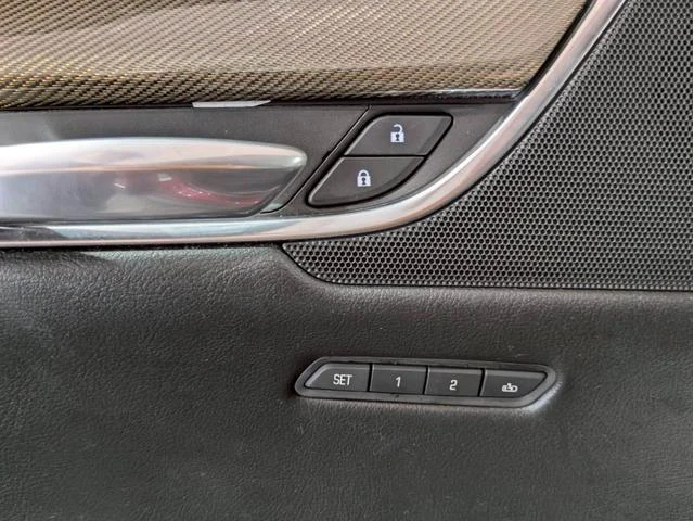 Cadillac XT5 30
