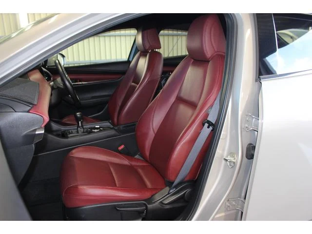 Mazda MAZDA3 42
