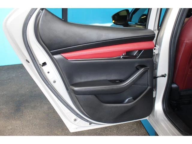 Mazda MAZDA3 43