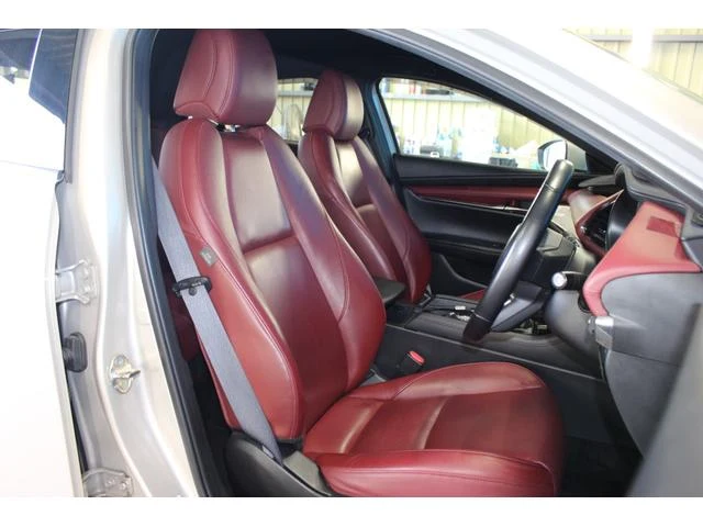 Mazda MAZDA3 4
