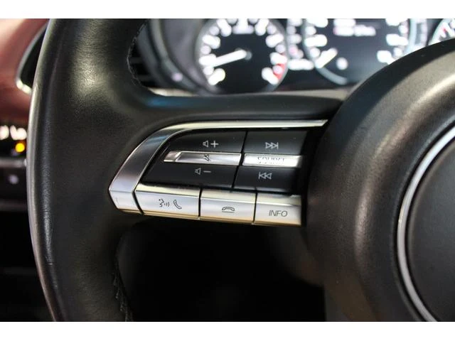 Mazda MAZDA3 21