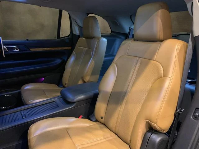 Lincoln MKT 18