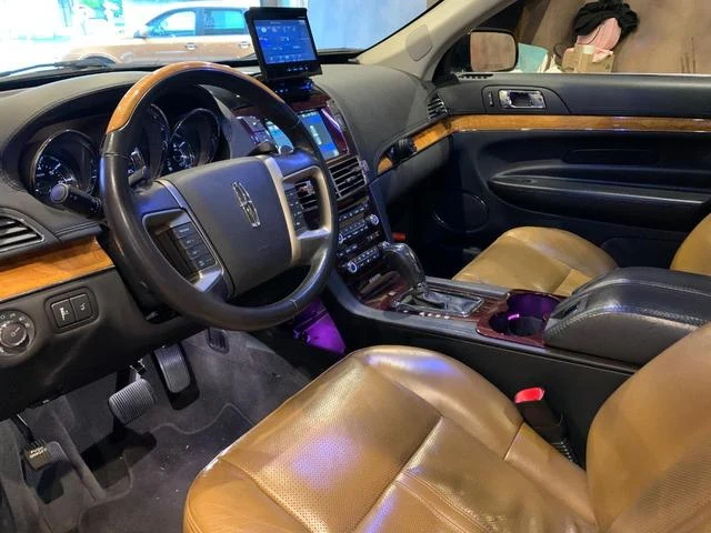 Lincoln MKT 25
