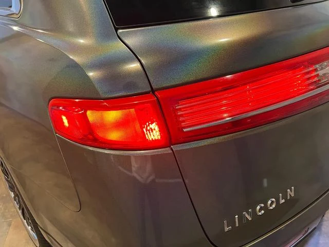 Lincoln MKT 10
