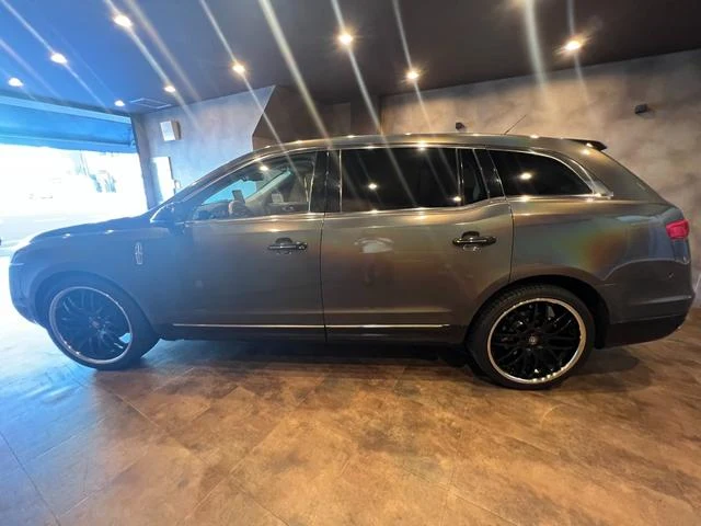 Lincoln MKT 5