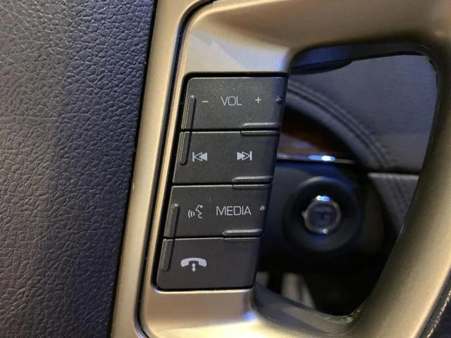 Lincoln MKT 29