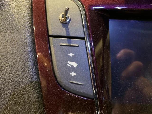 Lincoln MKT 38