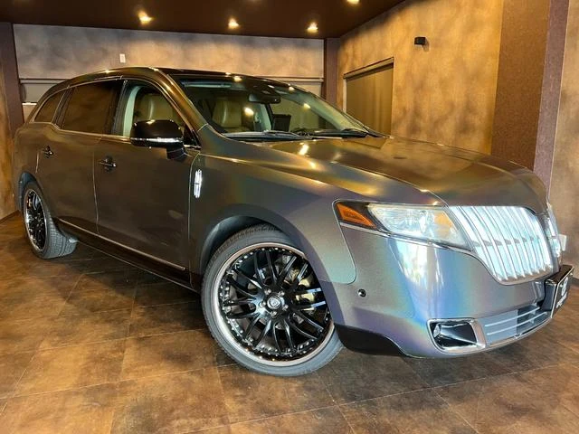 Lincoln MKT 8