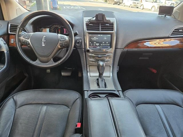 Lincoln MKX 16