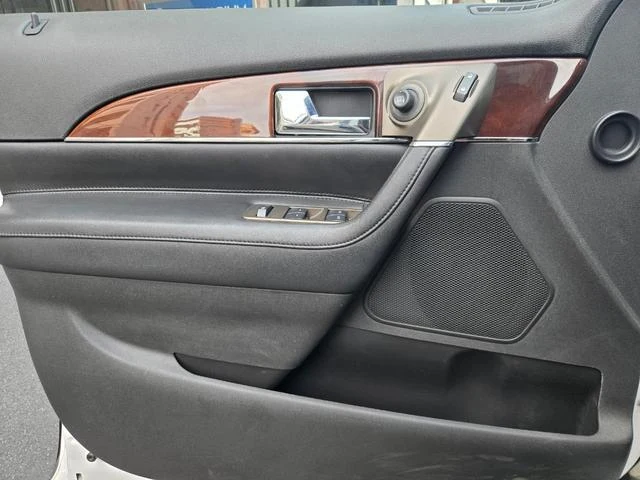 Lincoln MKX 17