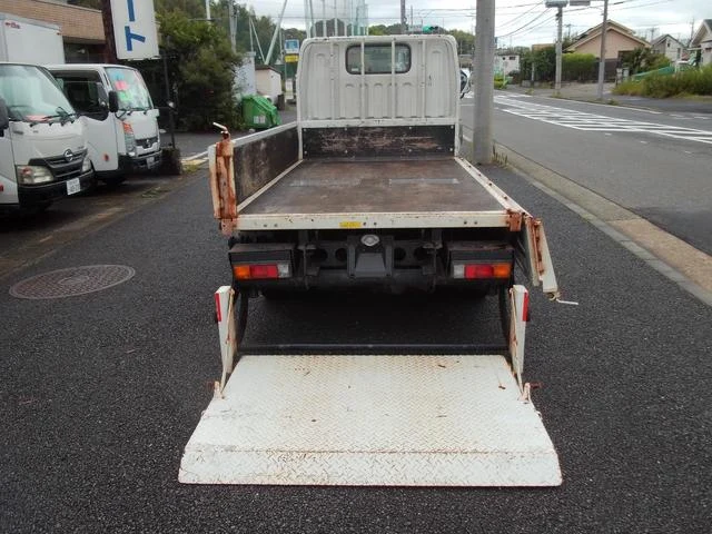 Mitsubishi Fuso CANTER 12