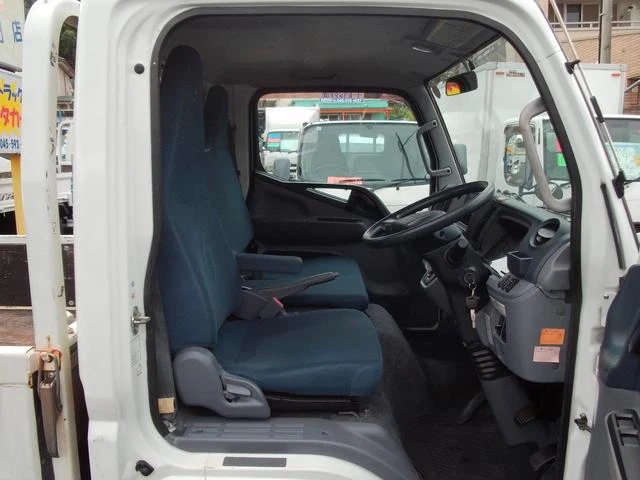 Mitsubishi Fuso CANTER 4